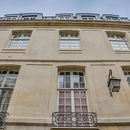 Unit 007 Marais Pompidou Apartment Paris